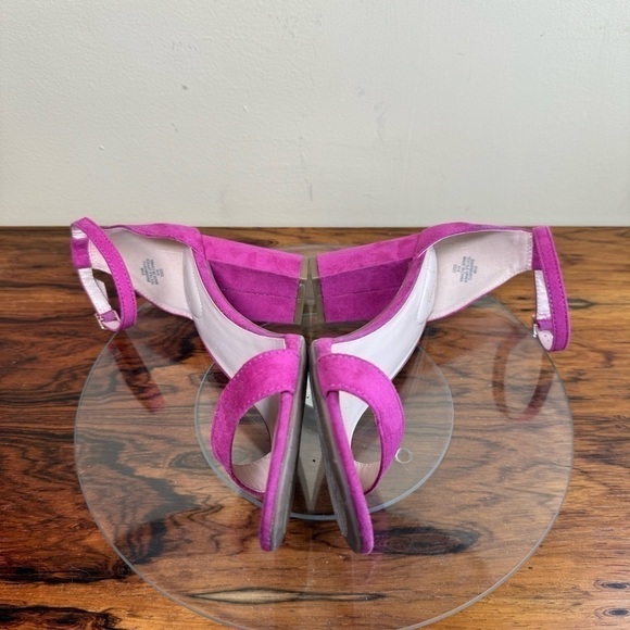 BANDOLINO Women's Armory Dress Sandals - Magenta Faux Suede - Picture 14 of 16